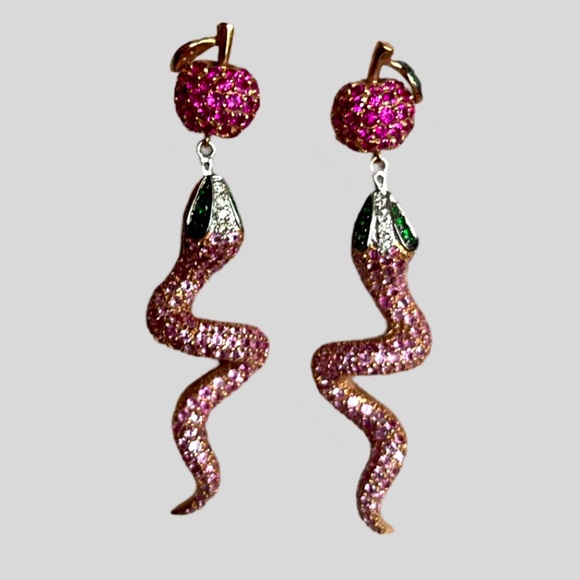 Go ahead and-let yourself be tempted by this vivid 18kt two-tone gold earrings - Picture 2 of 8